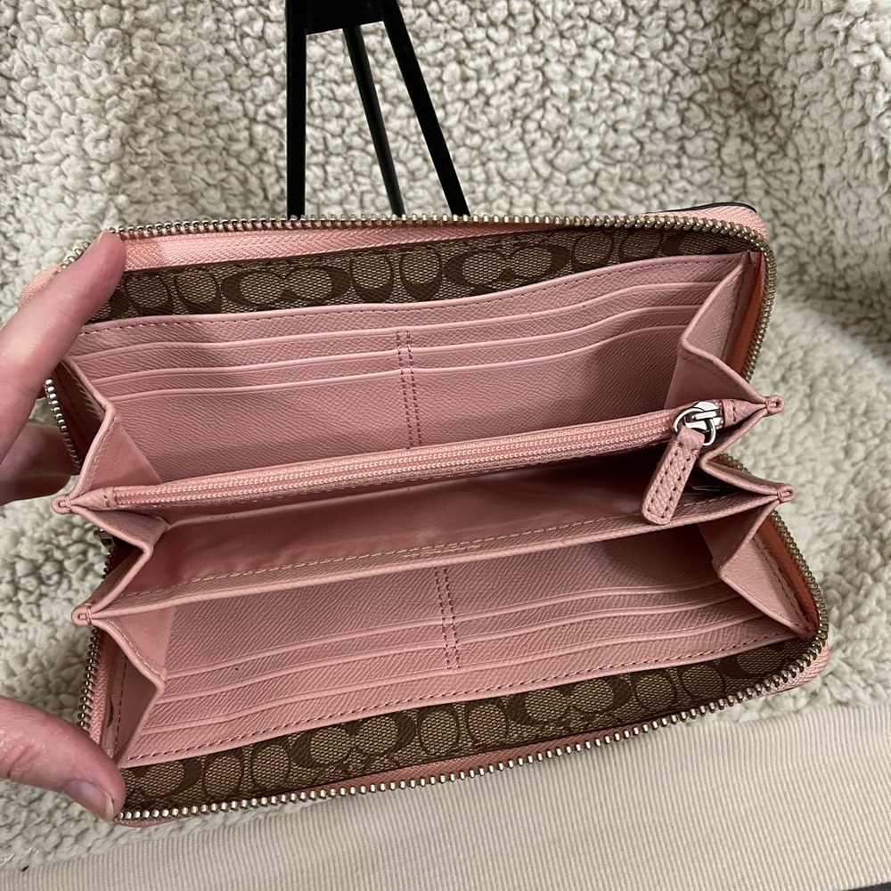 Coach Wallet - Picture 3 of 3